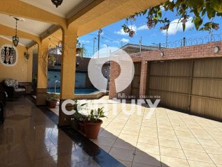 Casa Para Vender com 3 quartos 2 suítes no bairro Suíssa em Aracaju