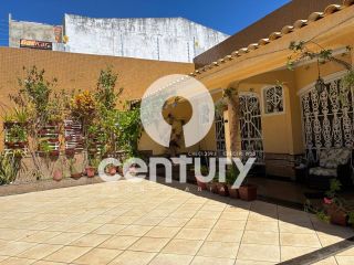 Casa Para Vender com 3 quartos 2 suítes no bairro Suíssa em Aracaju