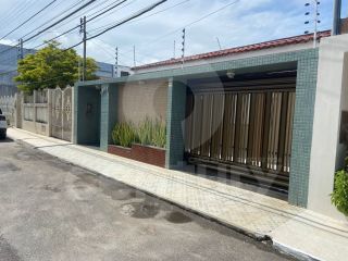 Casa à venda no bairro Suíssa
