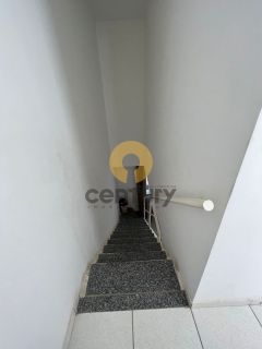 Sobrado à venda no bairro Farolândia