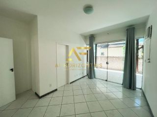 Casa térrea no Condomínio Melício Machado, com 3 quartos (1 suíte / 2 semi-suítes), na Aruana.