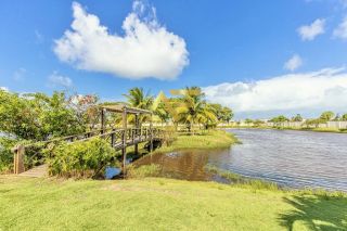 Casa térrea no Condomínio Melício Machado, com 3 quartos (1 suíte / 2 semi-suítes), na Aruana.