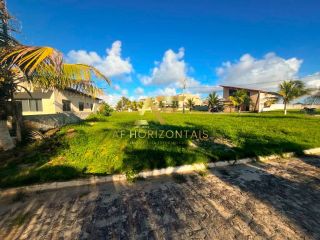 Lote de esquina no Condomínio Residencial Brisas, no Mosqueiro, em frente à praia (603 m2).