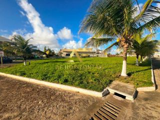 Lote de esquina no Condomínio Residencial Brisas, no Mosqueiro, em frente à praia (603 m2).