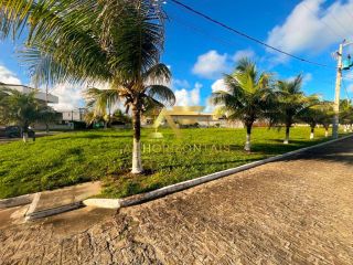 Lote de esquina no Condomínio Residencial Brisas, no Mosqueiro, em frente à praia (603 m2).