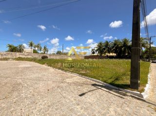 Lote em frente ao lago no Condomínio Melício Machado, Aruana (15x30 m²).