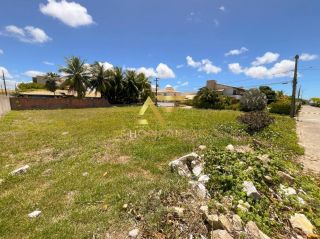 Lote em frente ao lago no Condomínio Melício Machado, Aruana (15x30 m²).