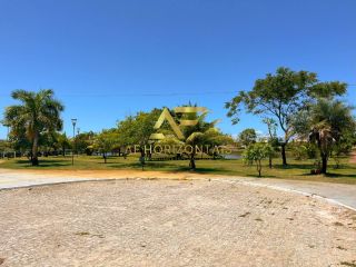 Lote em frente ao lago no Condomínio Melício Machado, Aruana (15x30 m²).
