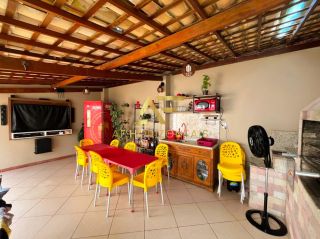 Casa no Condomínio Summerville Residence (Aruana), com 3 quartos e DCE.