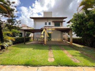 Casa com piscina no Condomínio São Lourenço (Aruana), com 3 quartos, sendo 1 suíte.