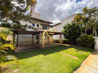 Casa com piscina no Condomínio São Lourenço (Aruana), com 3 quartos, sendo 1 suíte.