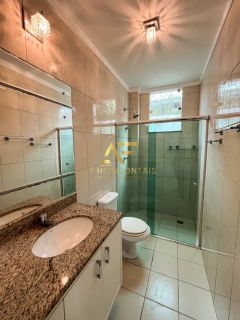 Casa com piscina no Condomínio São Lourenço (Aruana), com 3 quartos, sendo 1 suíte.