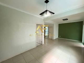 Casa com piscina no Condomínio São Lourenço (Aruana), com 3 quartos, sendo 1 suíte.