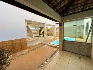 Casa com piscina no Condomínio São Lourenço (Aruana), com 3 quartos, sendo 1 suíte.
