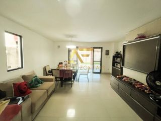 Casa no condomínio Alamedas do Sol, com 3 quartos (1 suíte), e sistema de energia solar.