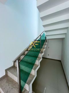 Casa no condomínio Reserva Aruanã, com 4 quartos (3 suítes).