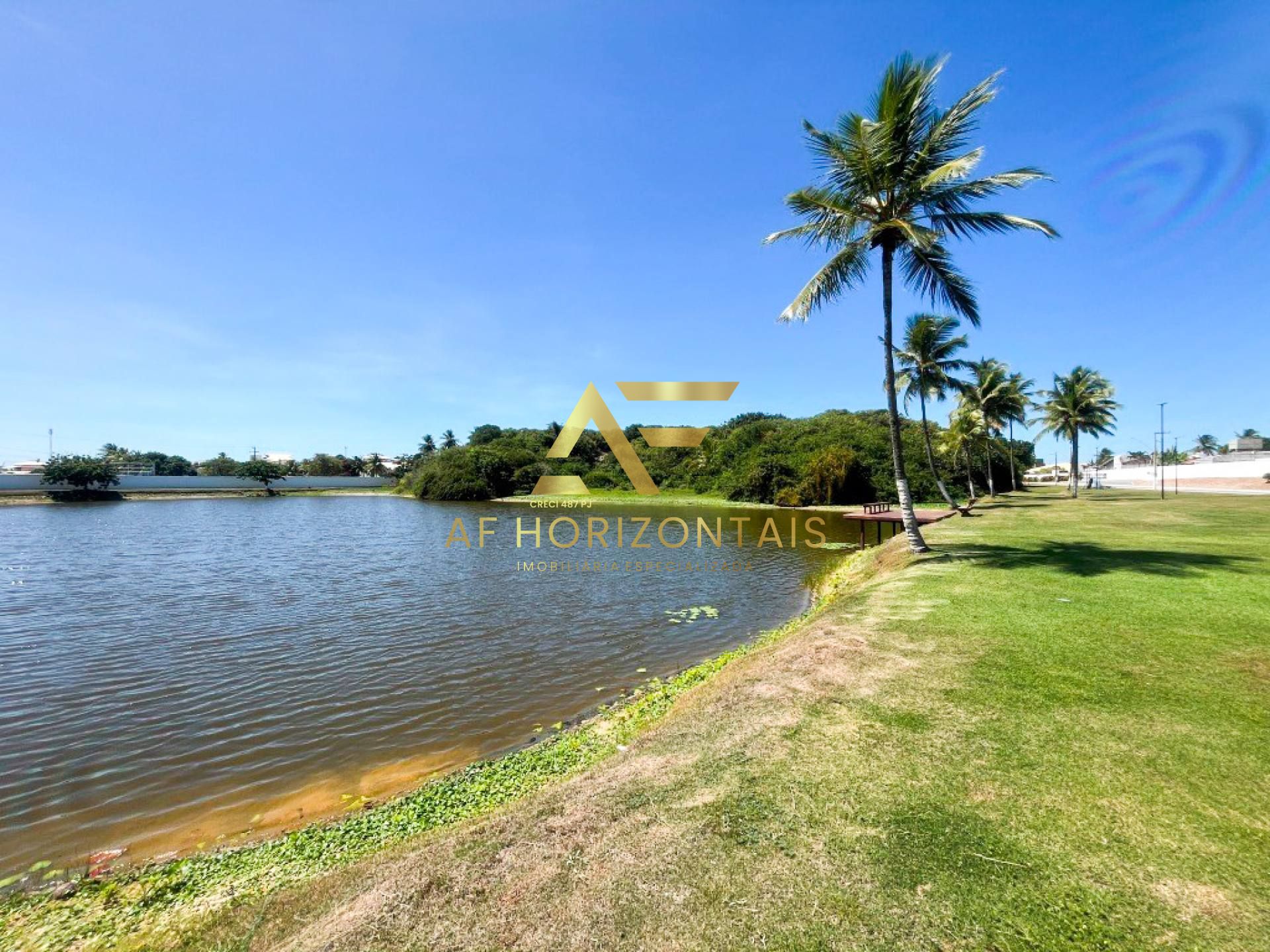 Lote no Condomínio de alto padrão Lago Paranoá (Mosqueiro), em frente à praia.