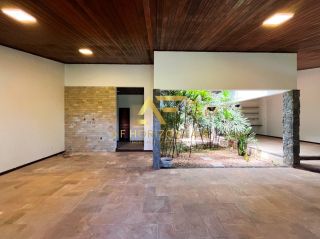 Casa espaçosa, com ampla área externa (2 lotes), no Condomínio Praias do Sul 1.