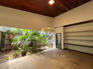 Casa espaçosa, com ampla área externa (2 lotes), no Condomínio Praias do Sul 1.