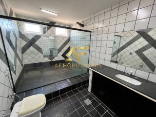 Casa espaçosa, com ampla área externa (2 lotes), no Condomínio Praias do Sul 1.