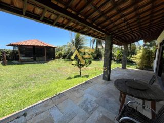 Casa espaçosa, com ampla área externa (2 lotes), no Condomínio Praias do Sul 1.