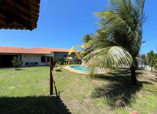 Casa espaçosa, com ampla área externa (2 lotes), no Condomínio Praias do Sul 1.