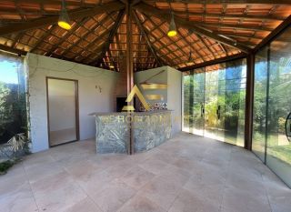 Casa espaçosa, com ampla área externa (2 lotes), no Condomínio Praias do Sul 1.