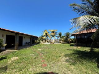 Casa espaçosa, com ampla área externa (2 lotes), no Condomínio Praias do Sul 1.