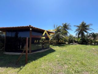 Casa espaçosa, com ampla área externa (2 lotes), no Condomínio Praias do Sul 1.