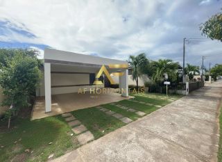 Casa térrea com piscina no Condomínio Alamedas do Sol, Aruana.