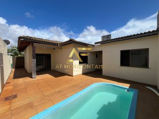 Casa térrea com piscina no Condomínio Alamedas do Sol, Aruana.