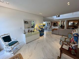 Casa imponente no Condomínio Melício Machado, com 4 quartos (3 suítes).