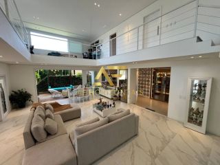 Casa imponente no Condomínio Melício Machado, com 4 quartos (3 suítes).