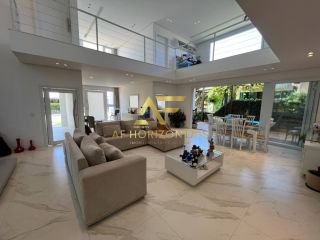 Casa imponente no Condomínio Melício Machado, com 4 quartos (3 suítes).