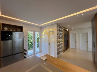 Casa imponente no Condomínio Melício Machado, com 4 quartos (3 suítes).