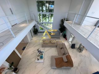 Casa imponente no Condomínio Melício Machado, com 4 quartos (3 suítes).