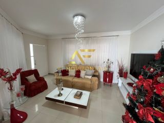 Casa com piscina no Condomínio Melício Machado, Aruana, com 3 quartos (2 suítes).