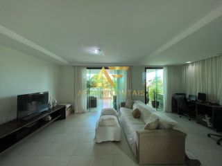 Linda casa em condomínio, em frente ao lago, com 4 suítes e piscina privativa.