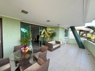 Linda casa em condomínio, em frente ao lago, com 4 suítes e piscina privativa.