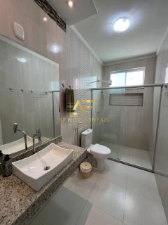 Linda casa no Condomínio Melício Machado (Aruana), com 5 suítes.