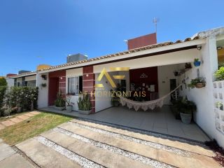 Casa no Condomínio Parque Marine, com 3 quartos (2 suítes).