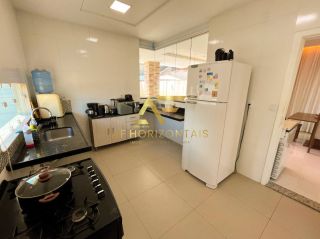 Casa no Condomínio Praias do Sul 3, com 5 quartos (2 suítes).