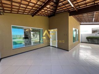 Casa térrea, com piscina, no Condomínio Costa Marina (Aruana), com 3 quartos (2 suítes).