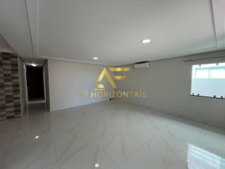 Casa térrea, com piscina, no Condomínio Costa Marina (Aruana), com 3 quartos (2 suítes).
