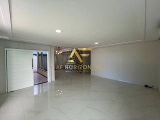 Casa térrea, com piscina, no Condomínio Costa Marina (Aruana), com 3 quartos (2 suítes).