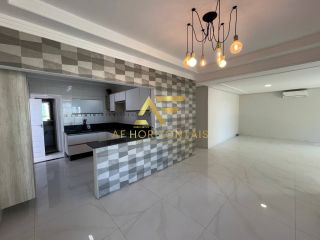 Casa térrea, com piscina, no Condomínio Costa Marina (Aruana), com 3 quartos (2 suítes).