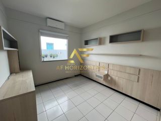 Casa térrea, com piscina, no Condomínio Costa Marina (Aruana), com 3 quartos (2 suítes).