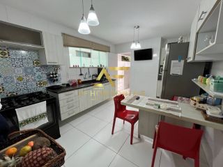 Casa no condomínio Costa Marina (Aruana), com 4 quartos, sendo 3 suítes (2 com varanda).