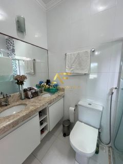 Casa no condomínio Costa Marina (Aruana), com 4 quartos, sendo 3 suítes (2 com varanda).