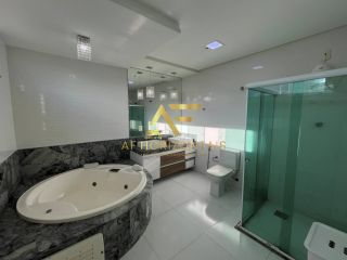 Linda casa no Condomínio Biratan Carvalho (Aruana), com 5 quartos (3 suítes).